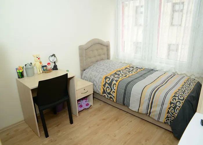 Can Kiz Yurdu * Istanbul